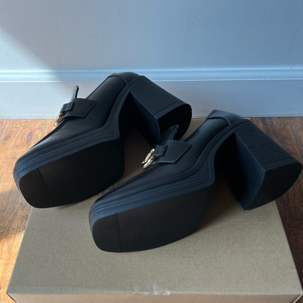Steve Madden Black Platform Loafers with Gold Detail - Picture 6 of 6